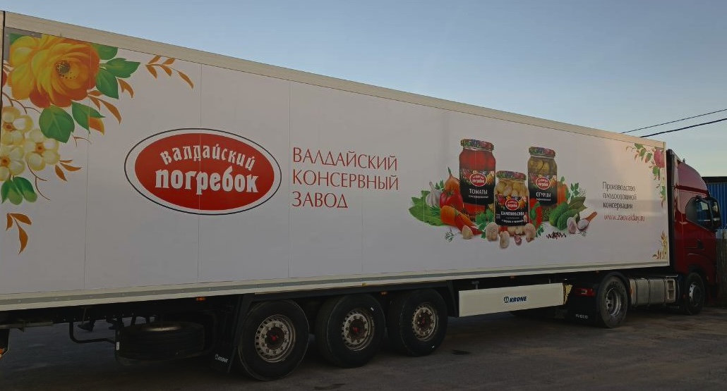 Оклейка транспорта Валдайский погребок — брендирование СПб